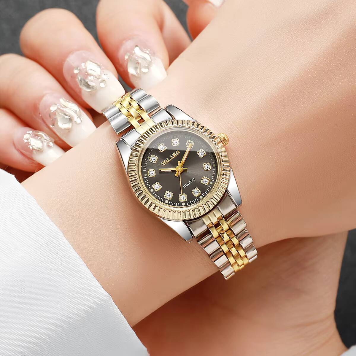 Montre à quartz pour femmes av - Luxury Watch Storage avis et prix